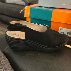 Black Clarks Women’s Reedly Shaina Slingback sandals